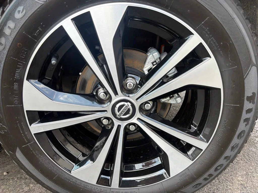 Used 2023 Red Nissan SV image 53