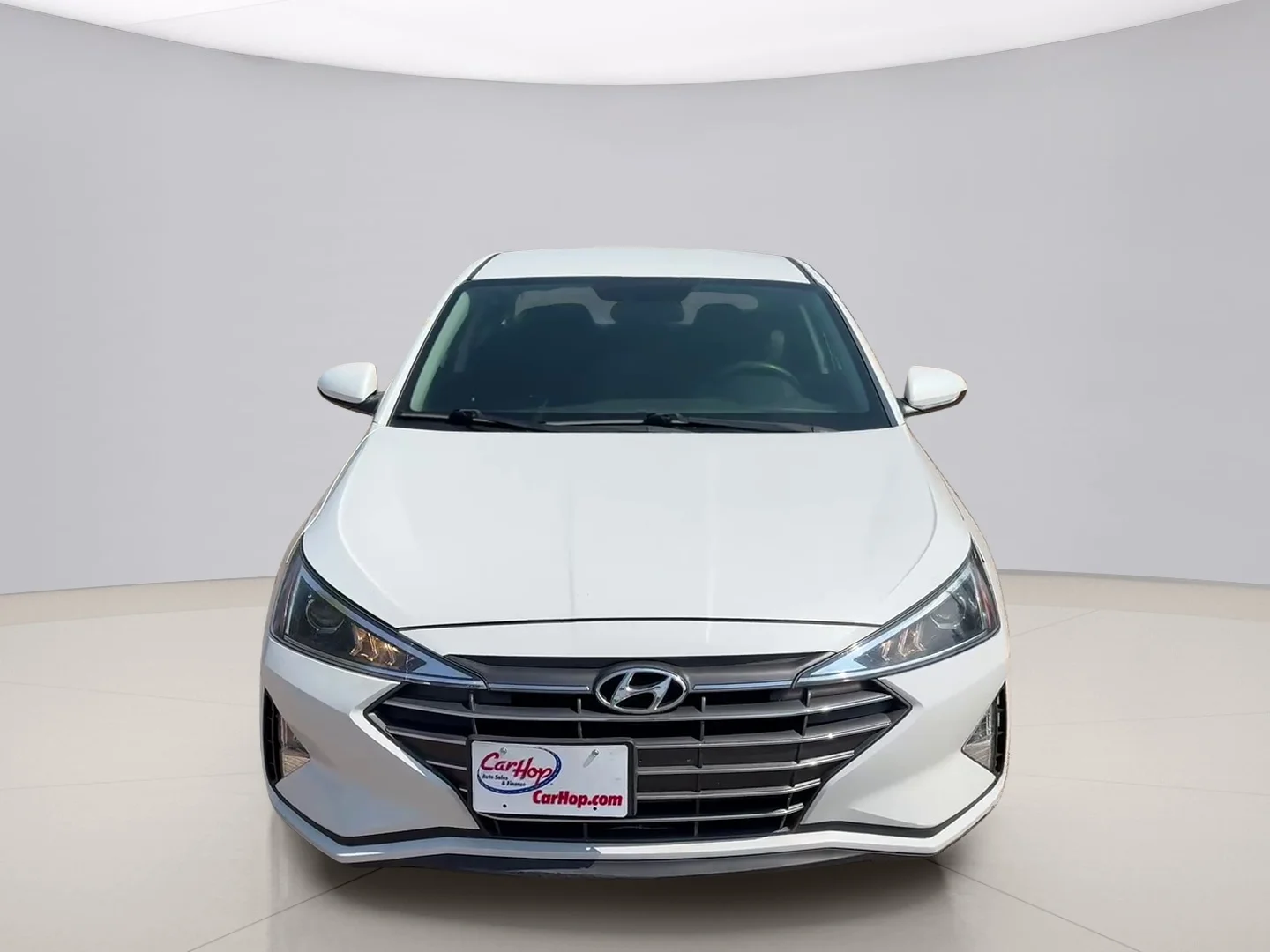 Used 2019 White Hyundai SE image 8