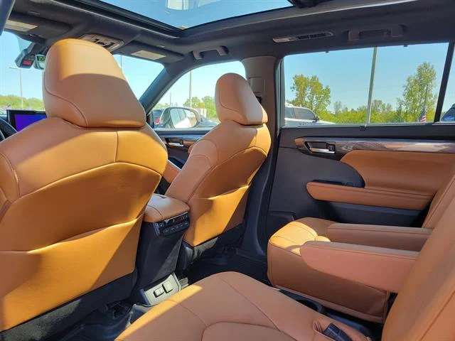 2023 Toyota Highlander Platinum - Photo 27