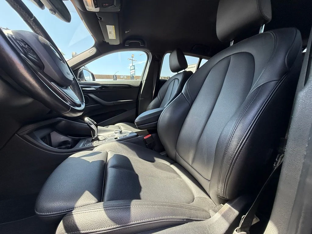 Used 2020 Black BMW sDrive28i image 37