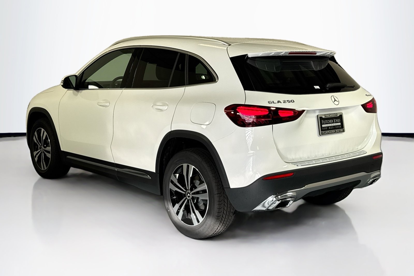 New 2026 Polar White Mercedes-Benz GLA 250 image 7