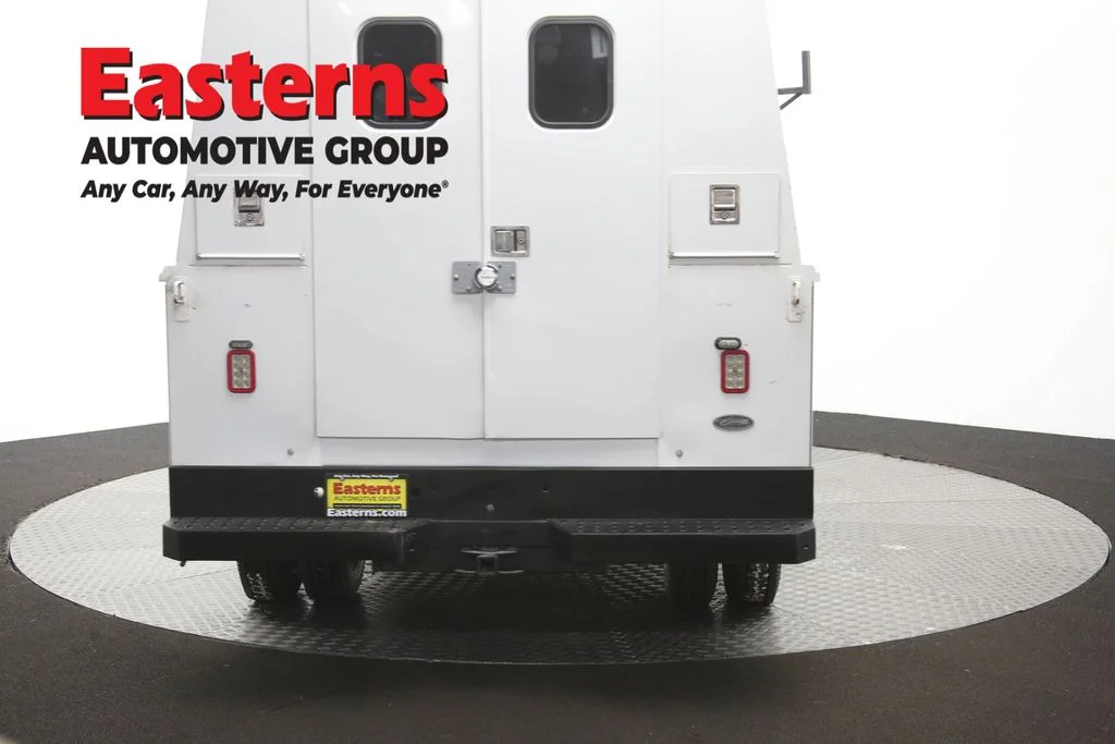 Used 2017 White Ford XL image 39