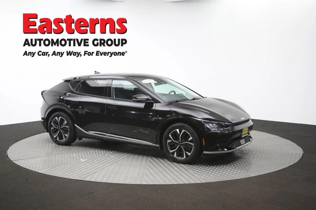 Used 2023 Black Kia Wind image 49