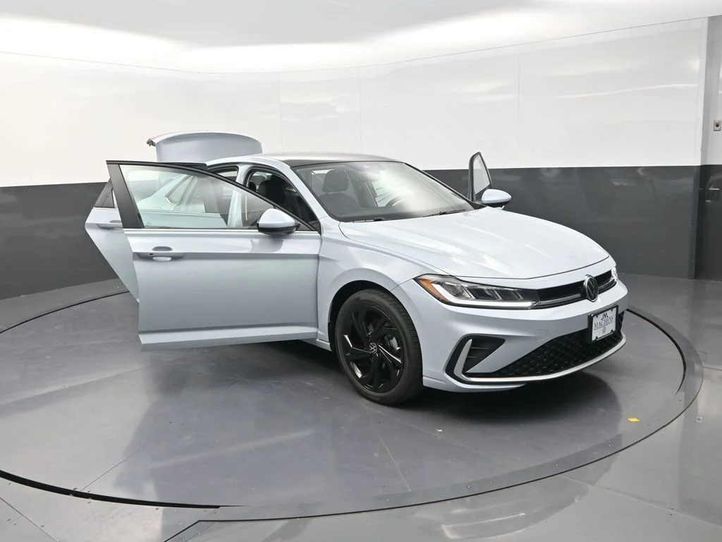2026 Volkswagen Jetta SE - Photo 28