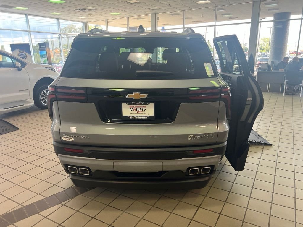 Used 2026 Gray Chevrolet LT image 4