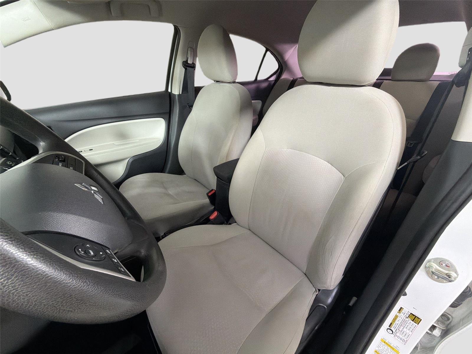 Used 2019 Pearl White Mitsubishi ES image 18