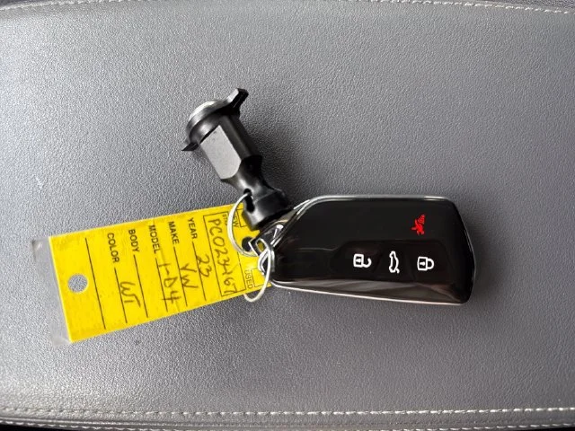 Used 2023 Opal White Volkswagen Pro S image 12