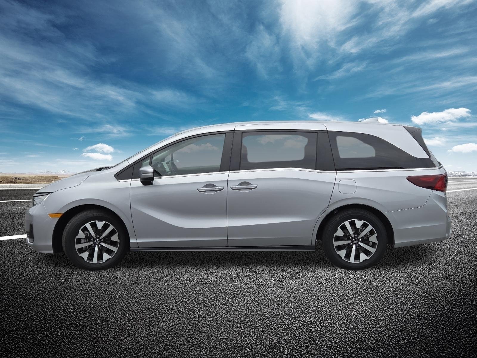 Used 2025 Solar Silver Metallic Honda EX-L image 18
