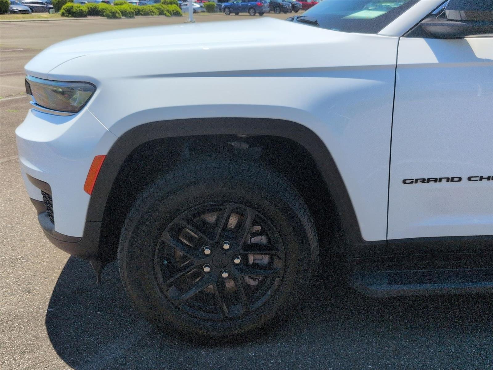 Used 2024 Bright White Clearcoat Jeep Laredo X image 10