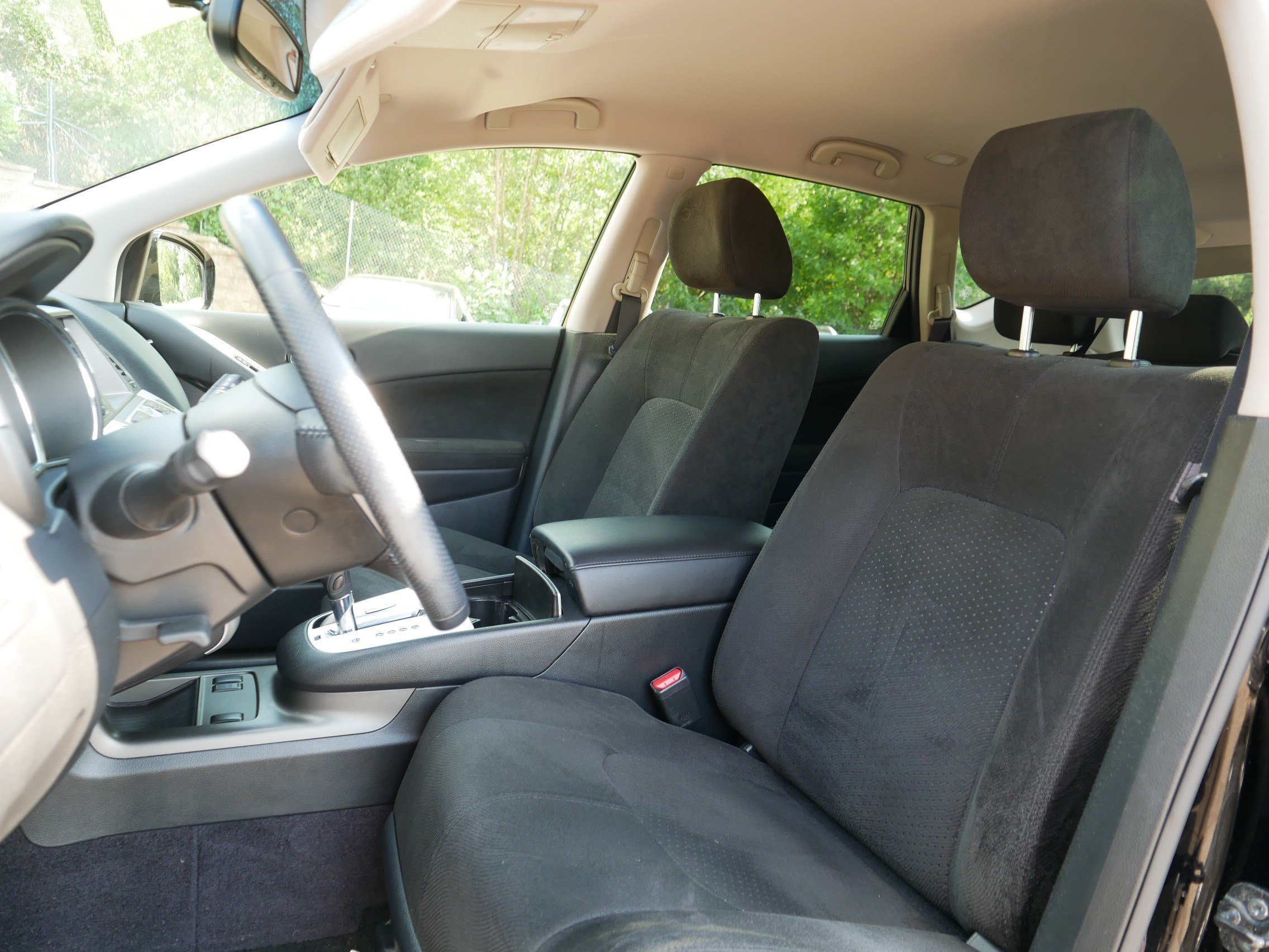 Used 2014 Super Black Nissan SV image 35
