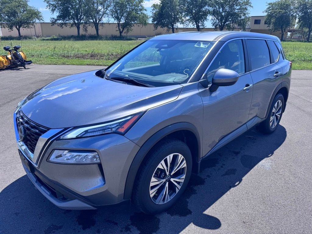 Used 2023 Gun Metallic Nissan SV image 3