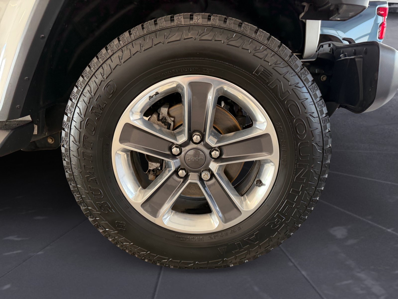 Used 2021 Bright White Clearcoat Jeep Unlimited Sahara image 43