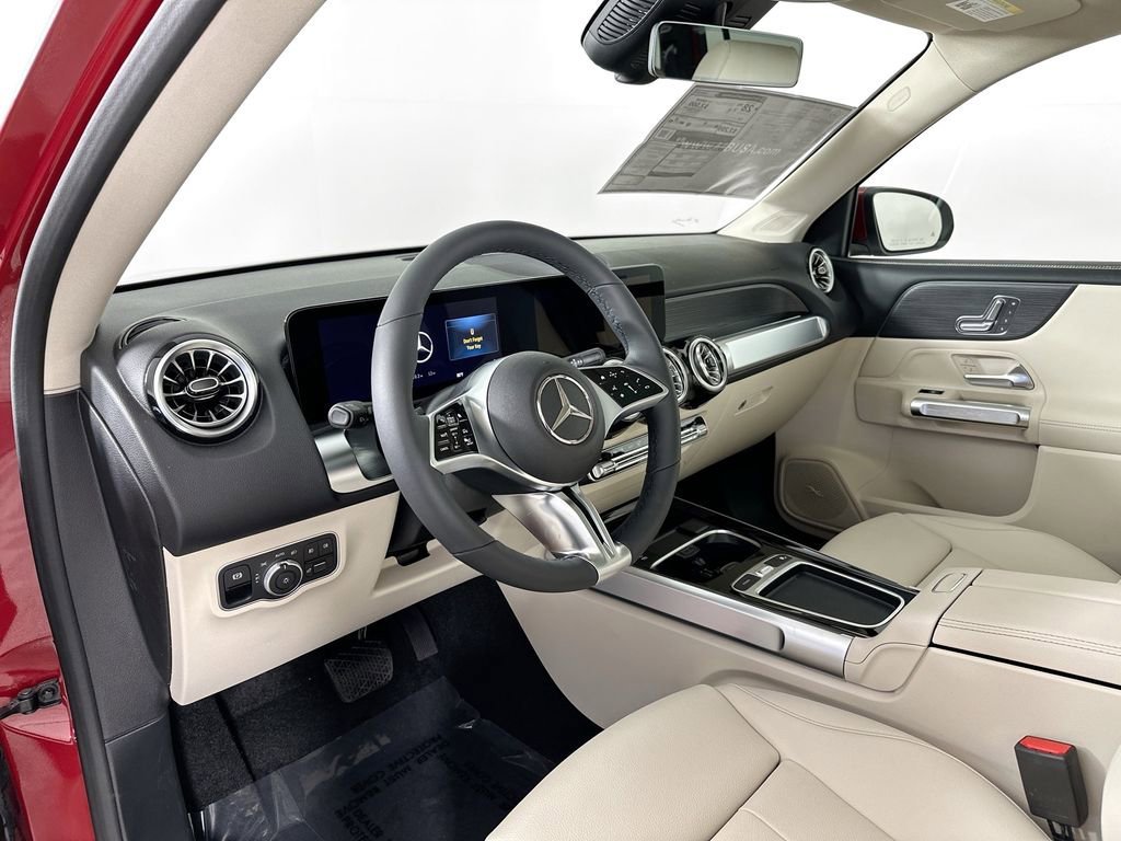 New 2026 MANUFAKTUR Patagonia Red Metallic Mercedes-Benz GLB 250 image 41