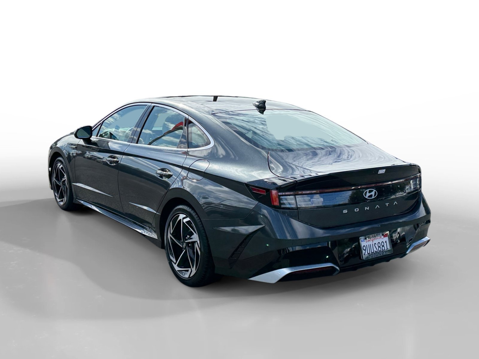 Certified Used 2025 Gray Hyundai SEL Convenience image 3