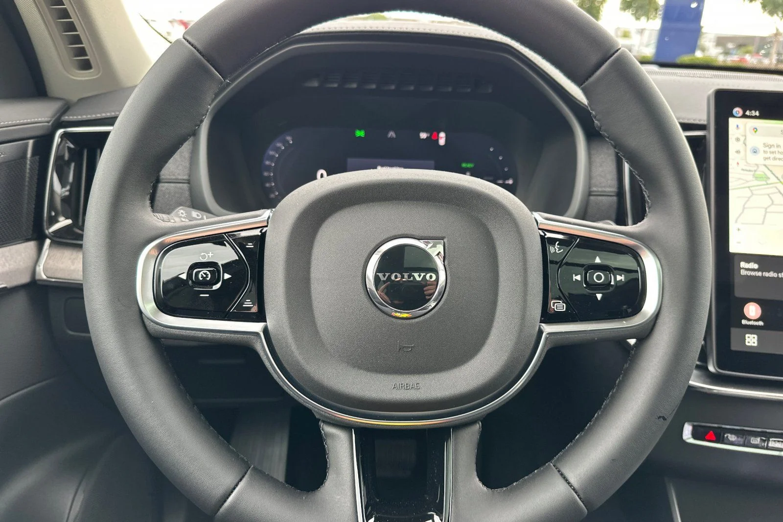 New 2026 Aurora Silver Volvo Ultra image 23