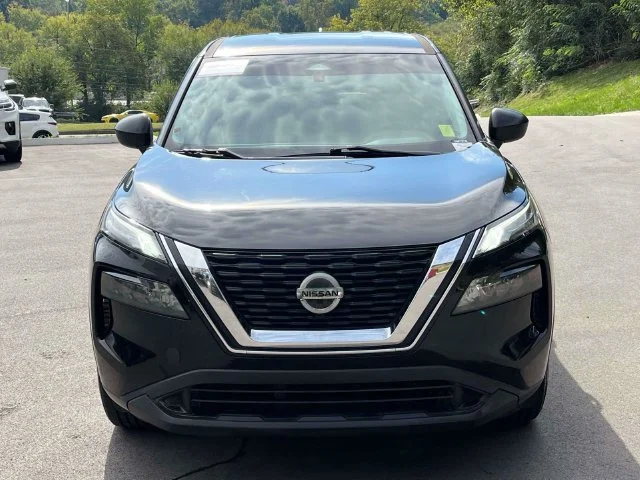Certified Used 2021 Super Black Nissan S image 8