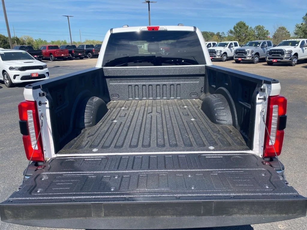New 2026 Star White Metallic Tri-Coat Ford F-250® Lariat® image 43