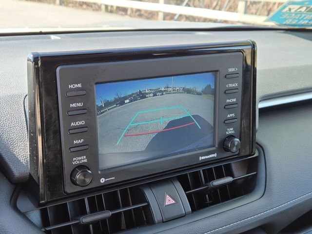 2021 Toyota RAV4 LE - Photo 21