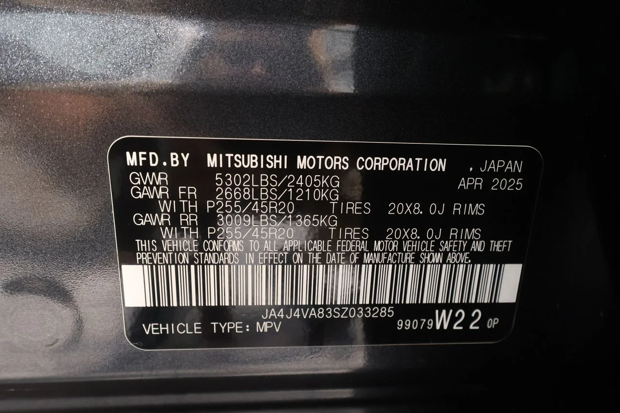 Used 2025 Gray Mitsubishi SE image 34