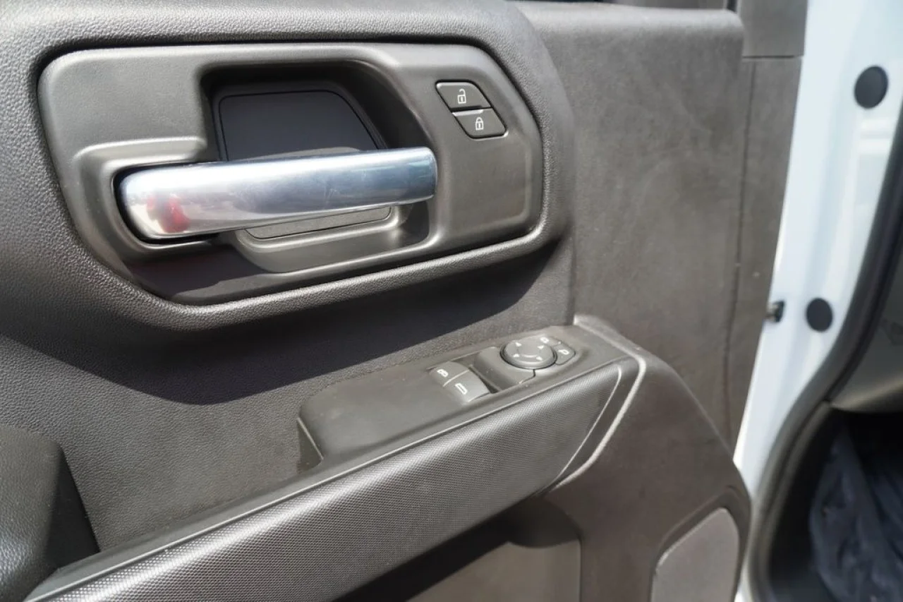 2025 GMC Sierra 3500HD Pro - Photo 15