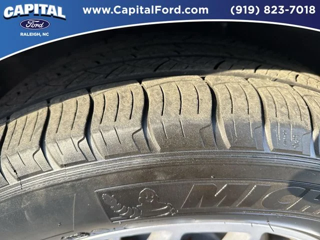 Used 2023 Gray Ford SEL image 13