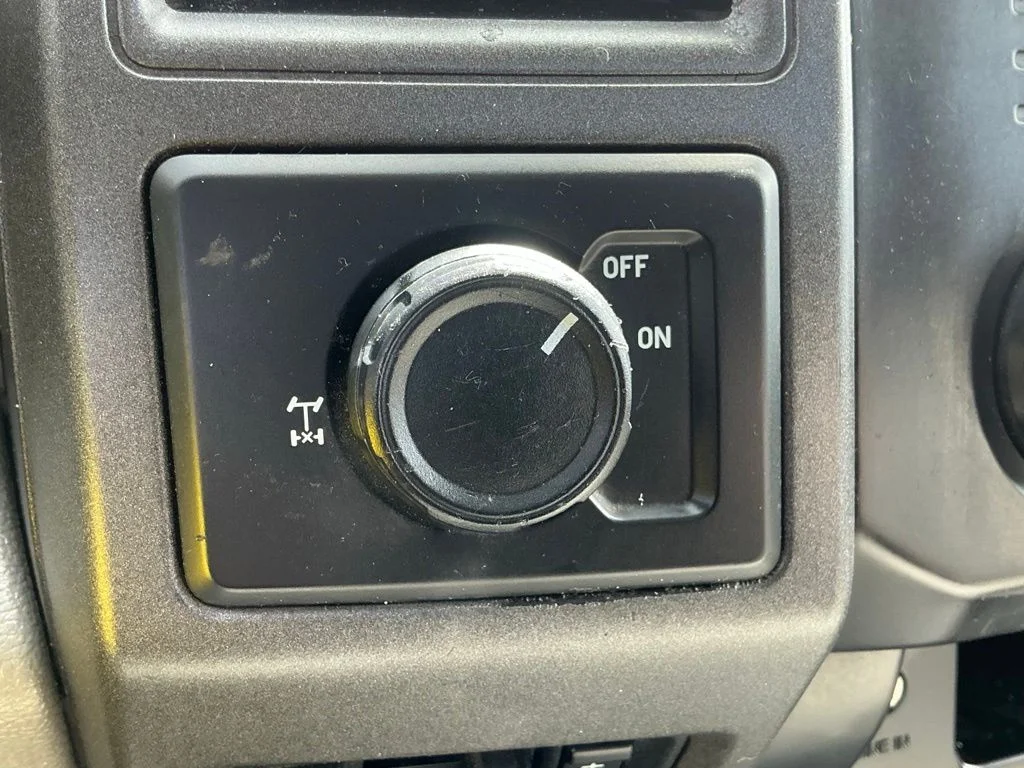 Used 2018 White Ford XL image 26