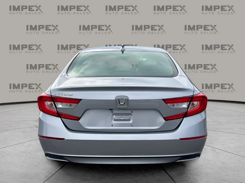 Used 2019 Silver Honda EX-L image 4