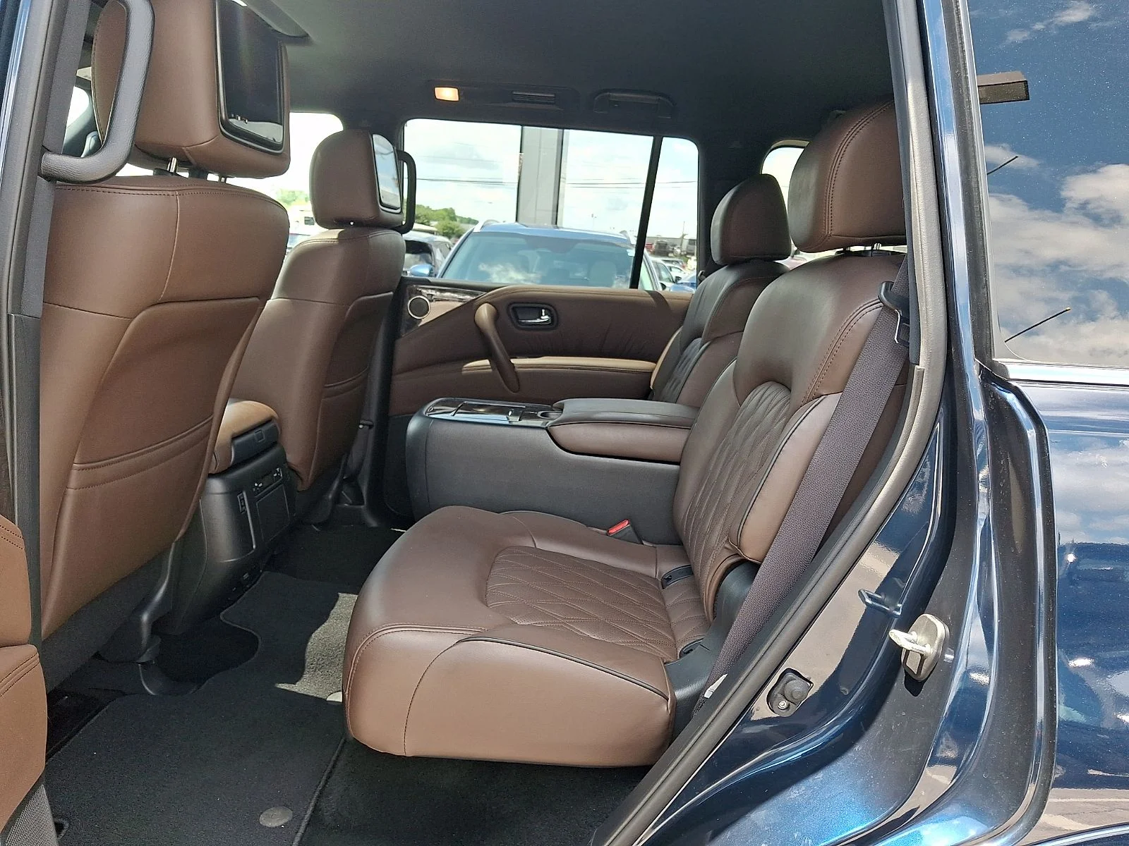 Used 2023 Blue Nissan Platinum image 10