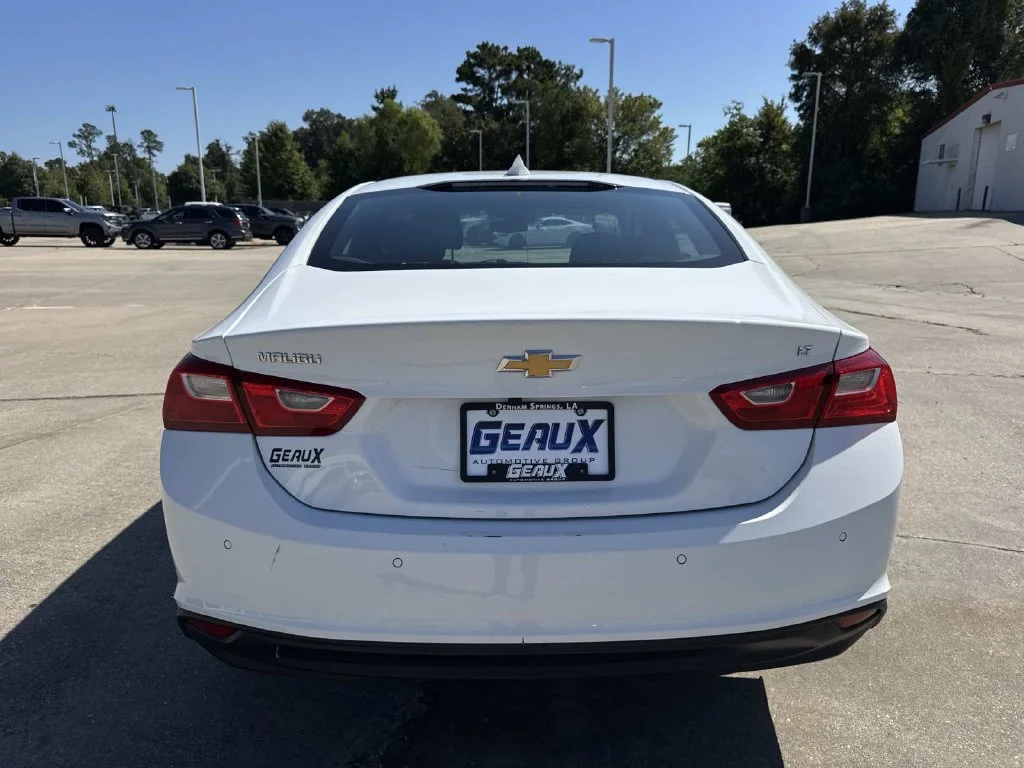 Used 2025 White Chevrolet LT image 18