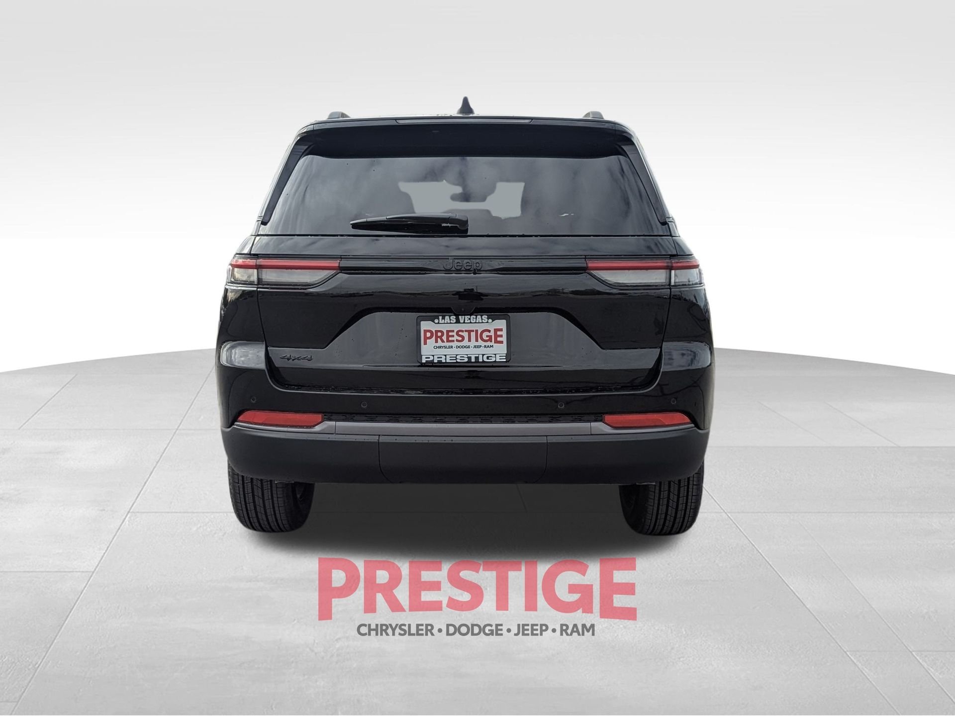 New 2026 Diamond Black Crystal Pearl-Coat Exterior Paint Jeep Altitude image 6