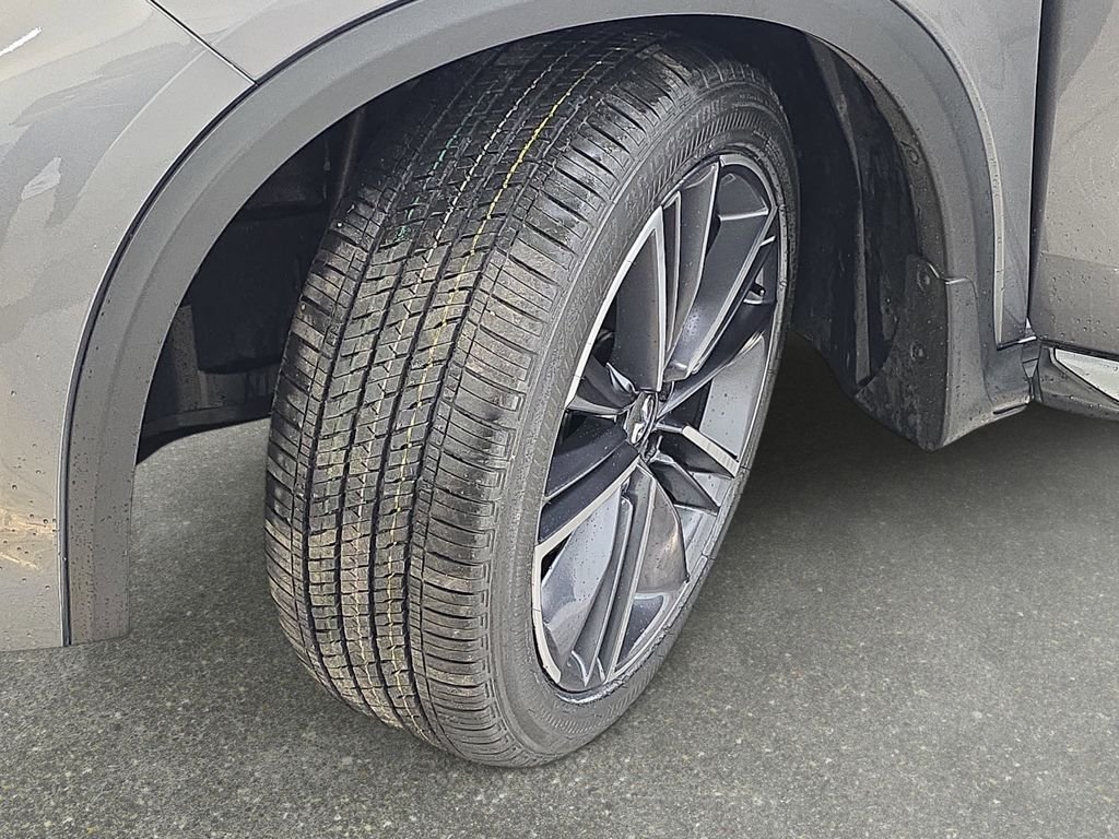 Certified Used 2023 Graphite Shadow INFINITI LUXE image 29