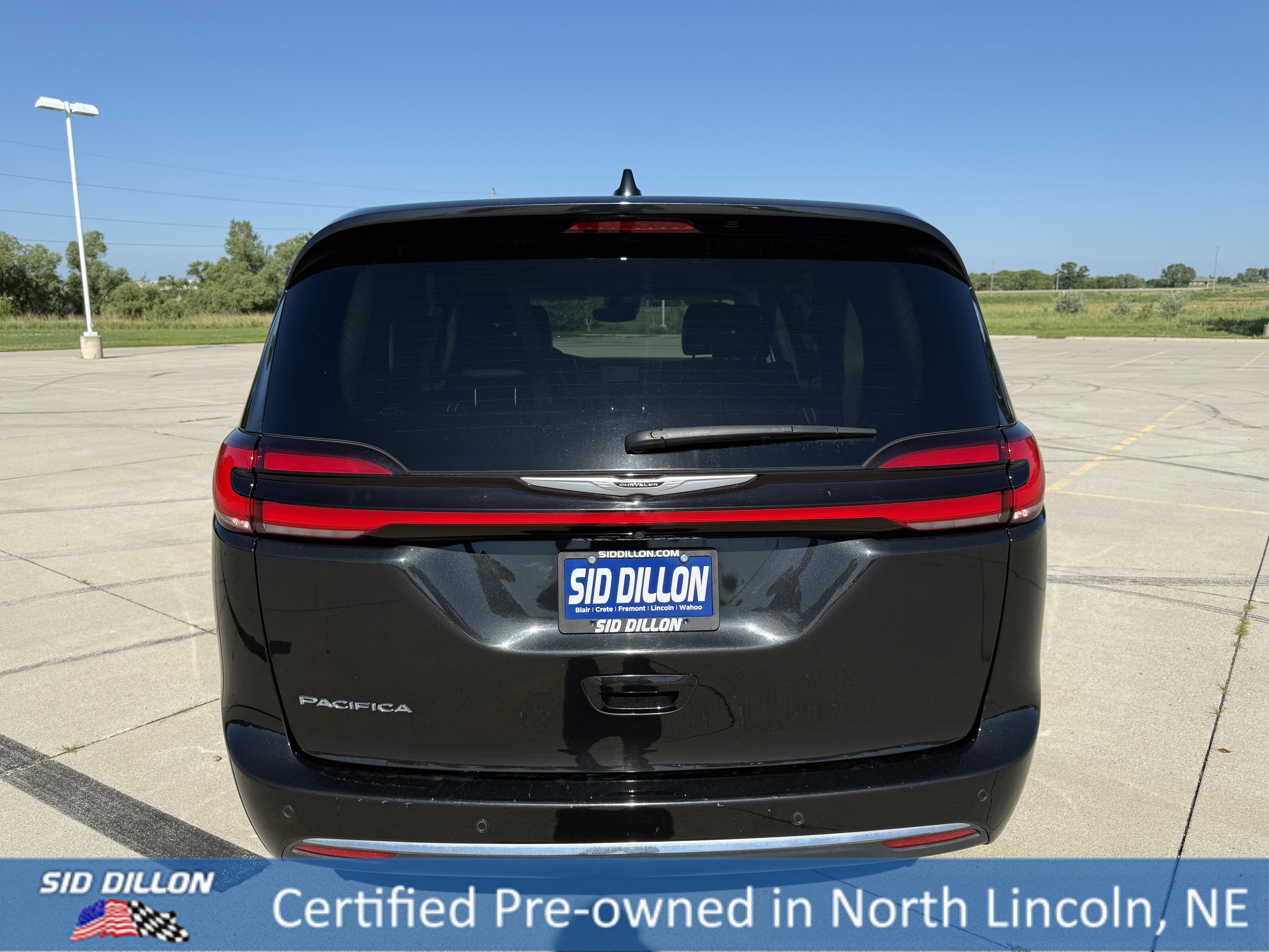 Used 2023 Brilliant Black Crystal Pearlcoat Chrysler Touring L image 5