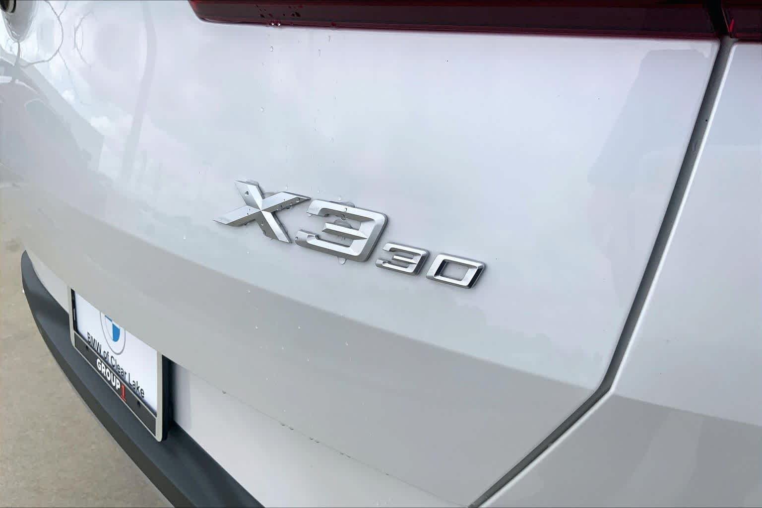 Used 2025 Mineral White Metallic BMW 30 xDrive image 9