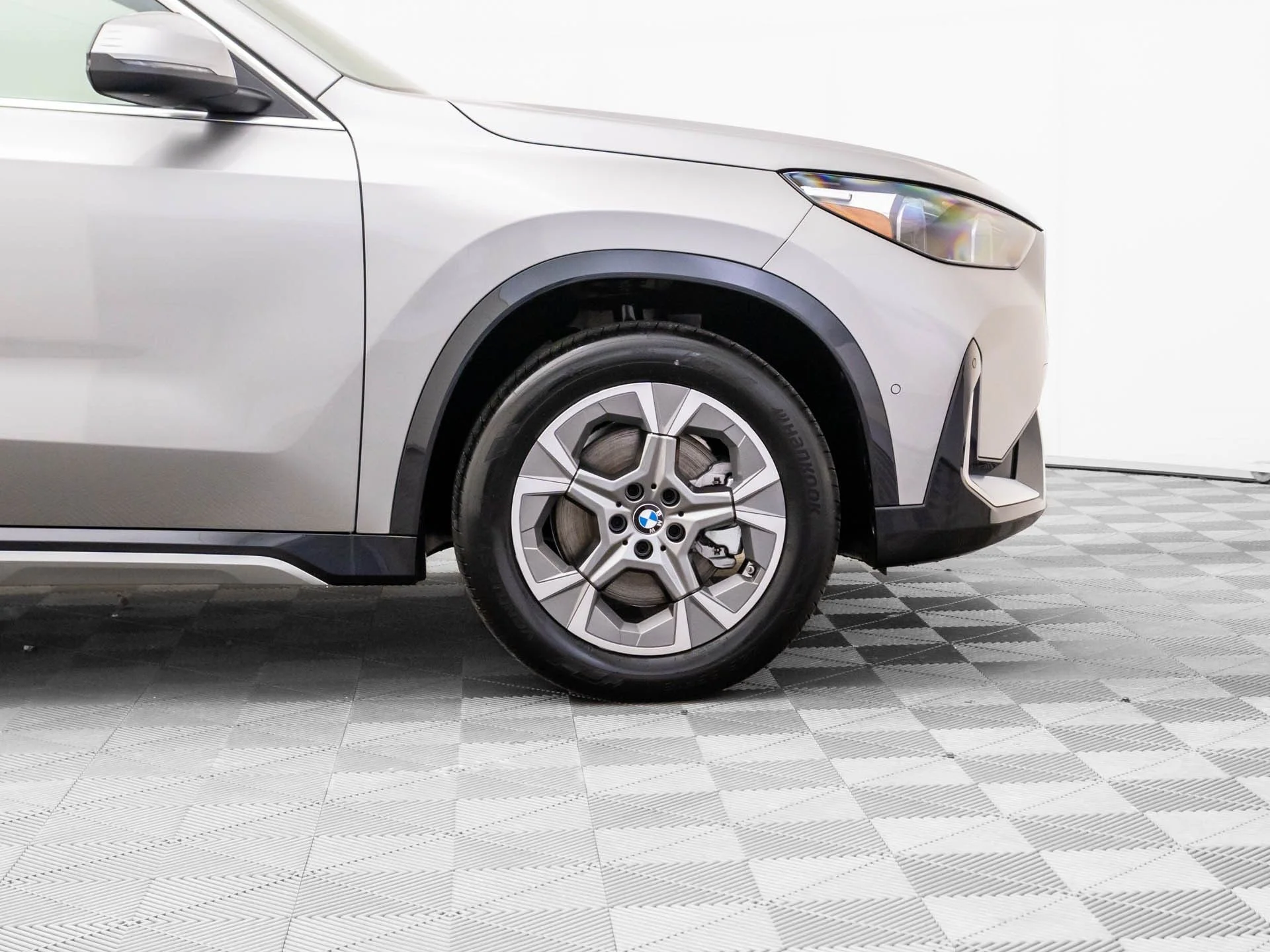 New 2026 Silver BMW xDrive28i image 36