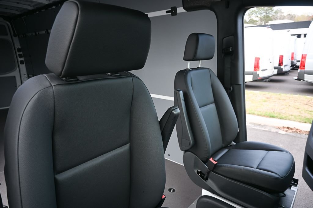 Used 2026 White Mercedes-Benz Cargo 170 WB image 19