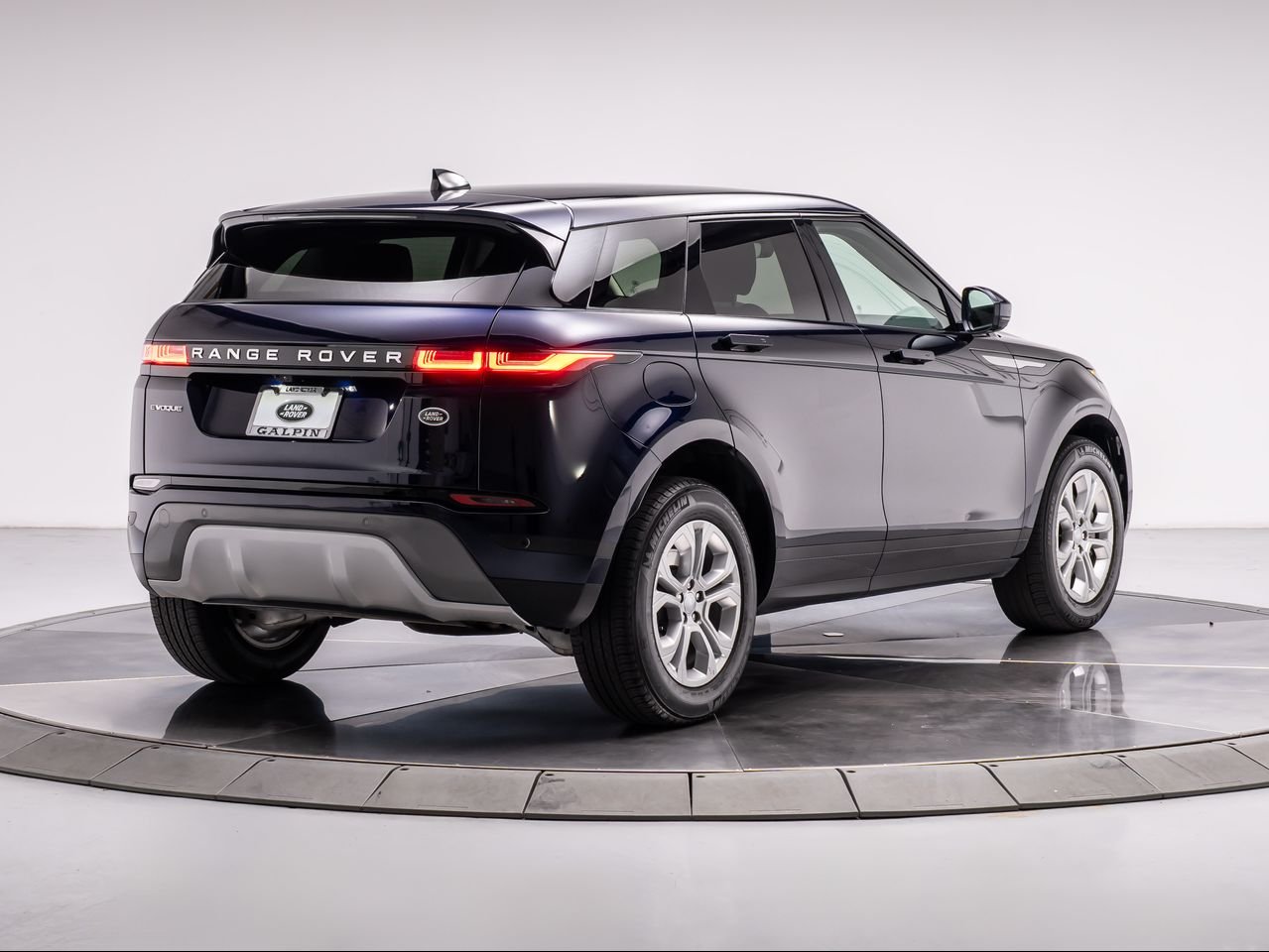 Certified Used 2023 Portofino Blue Metallic Land Rover S image 5