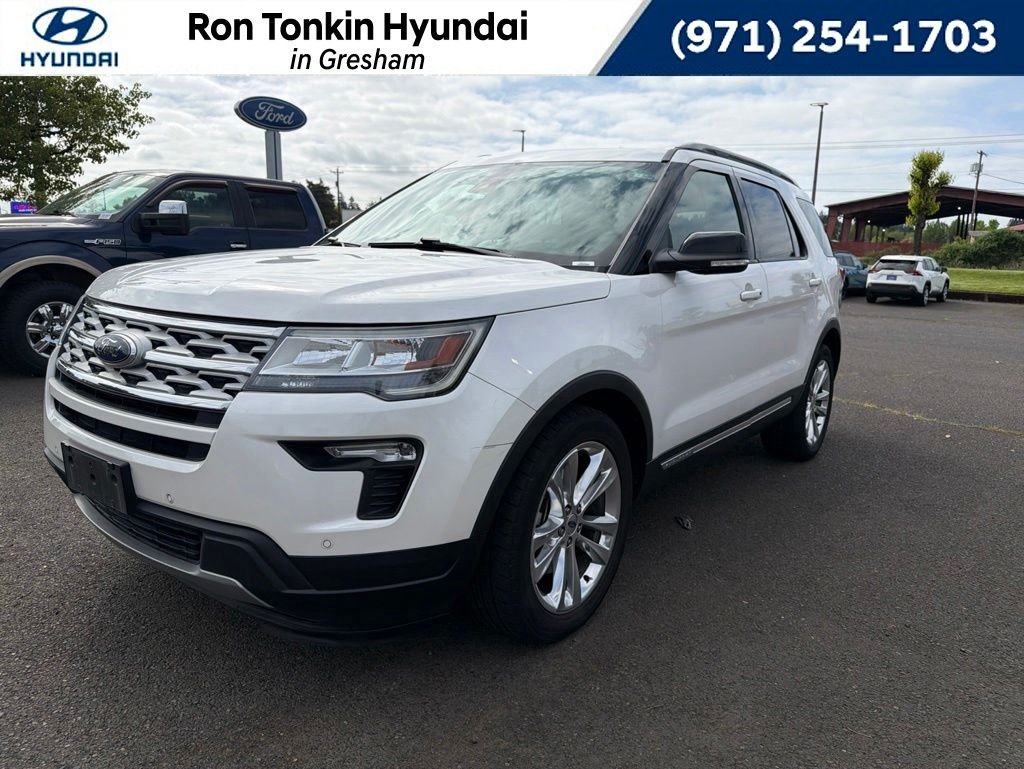 Used 2018 White Platinum Clearcoat Metallic Ford XLT image 1