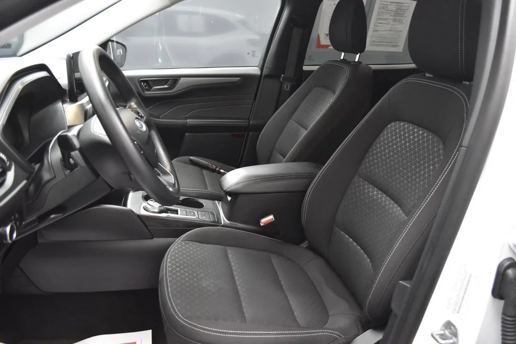 Certified Used 2025 Oxford White Ford Active image 18