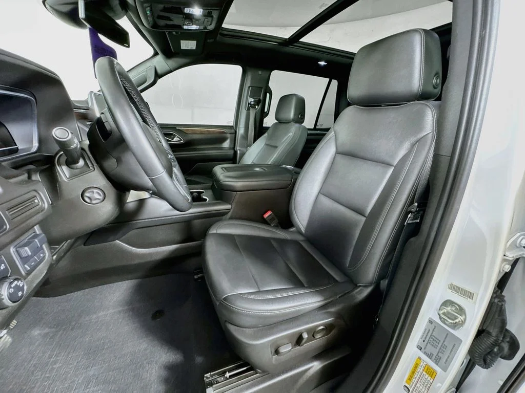 Used 2023 White Chevrolet Z71 image 24