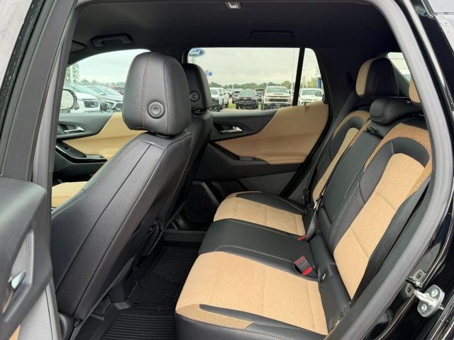 New 2027 Mosaic Black Metallic Chevrolet ACTIV image 4