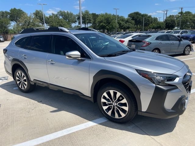 2023 Subaru Outback Touring's photo