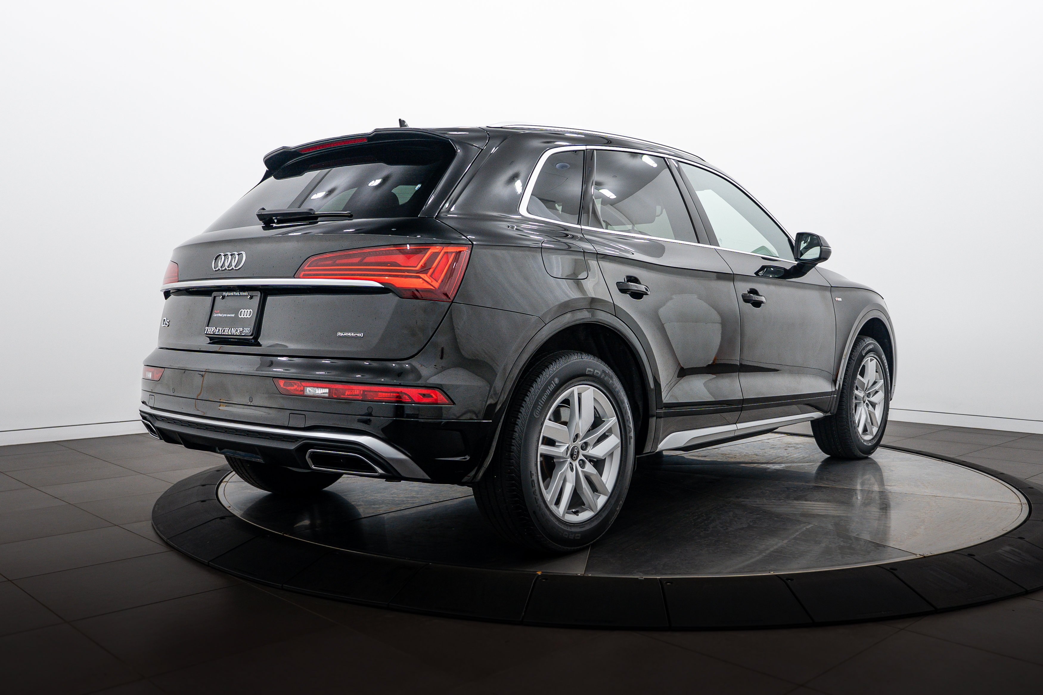 Certified Used 2023 Mythos Black Metallic Audi S line Premium image 4