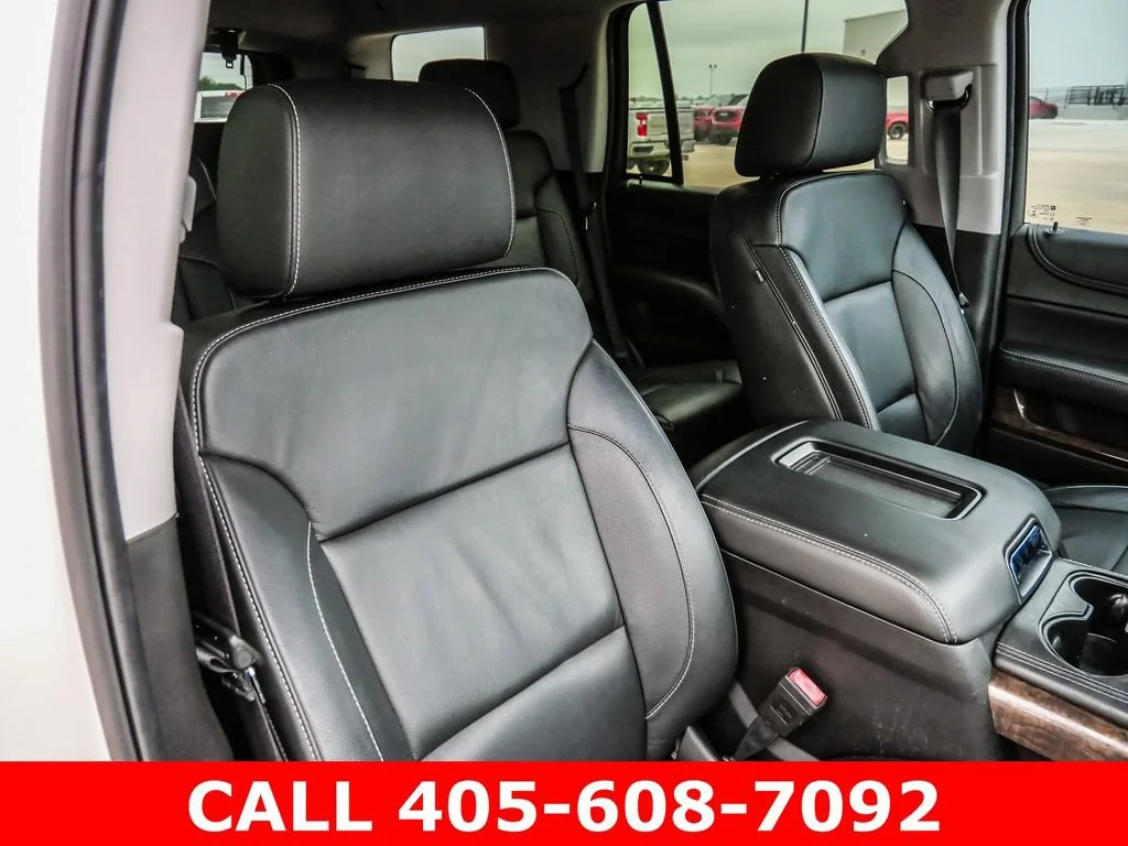 Used 2018 IRIDESCENT PEARL TRICOAT Chevrolet LT image 17