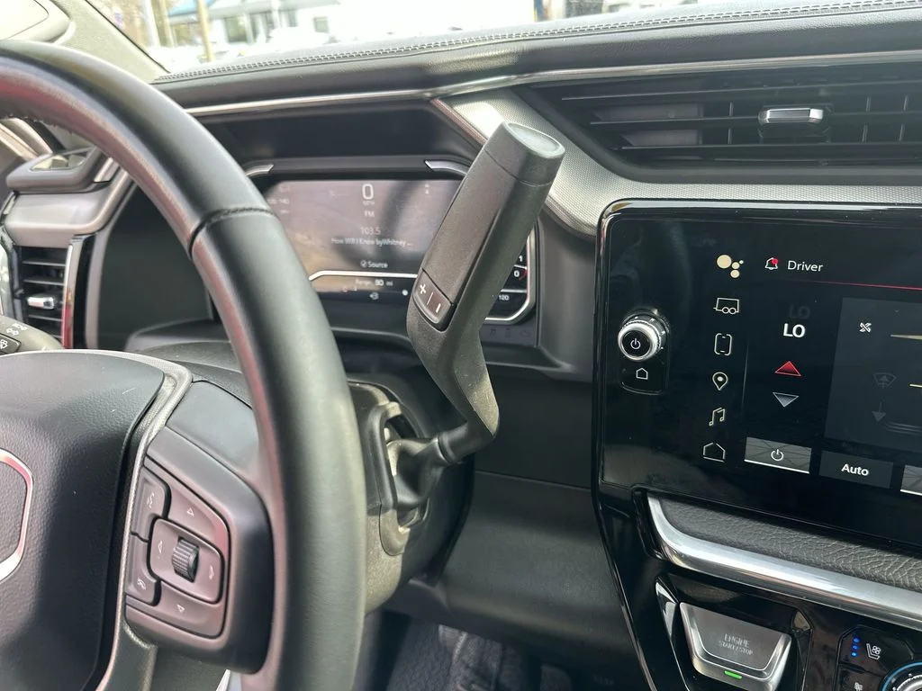 Used 2024 White GMC Denali image 19
