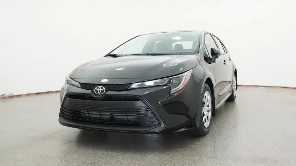 New 2026 Midnight Black Metallic Toyota LE image 32