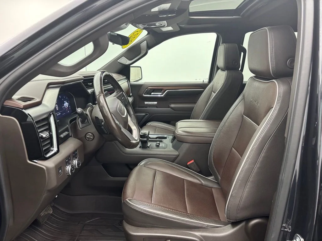 Used 2023 Silver GMC Denali image 22