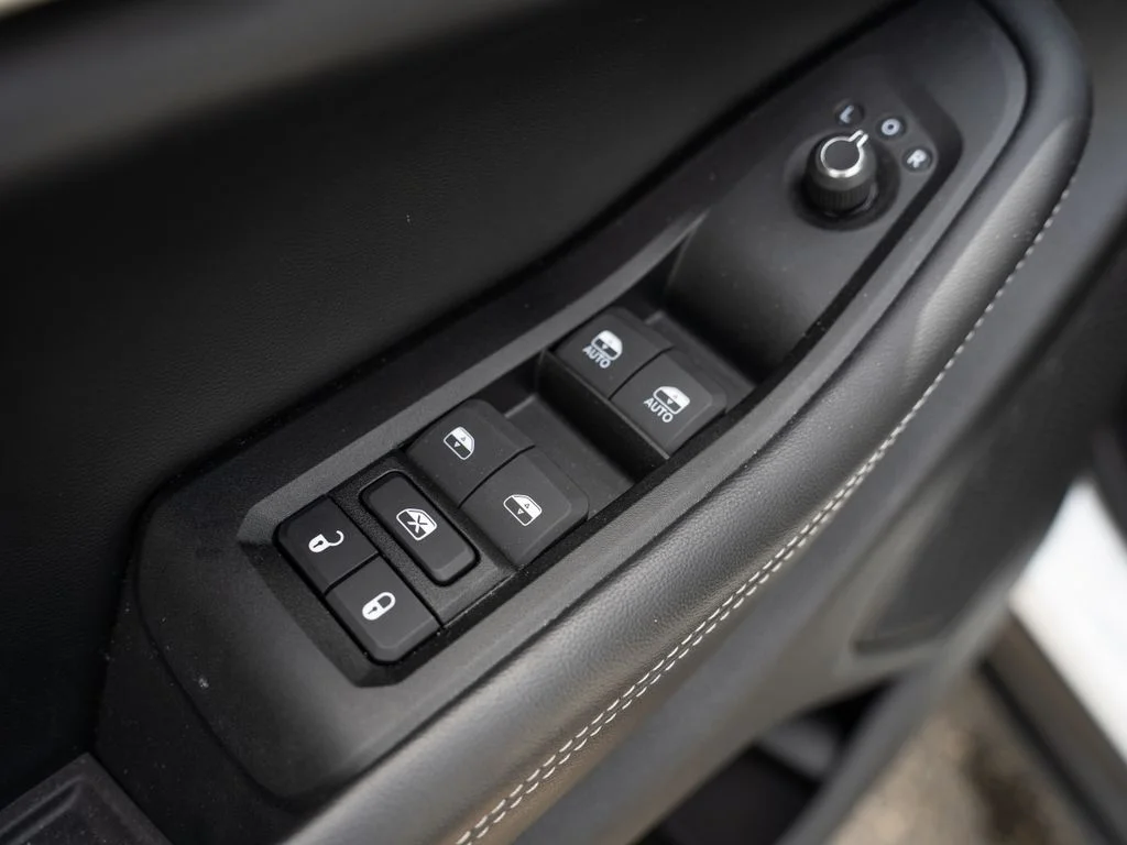 Used 2024 White Jeep Limited image 16