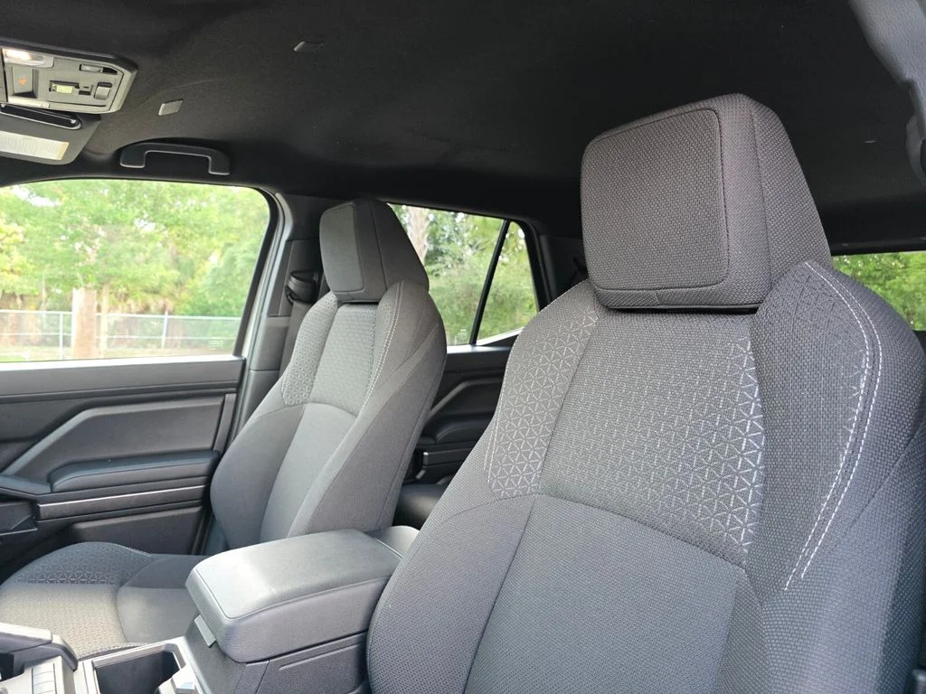 Used 2025  Toyota SR5 image 24