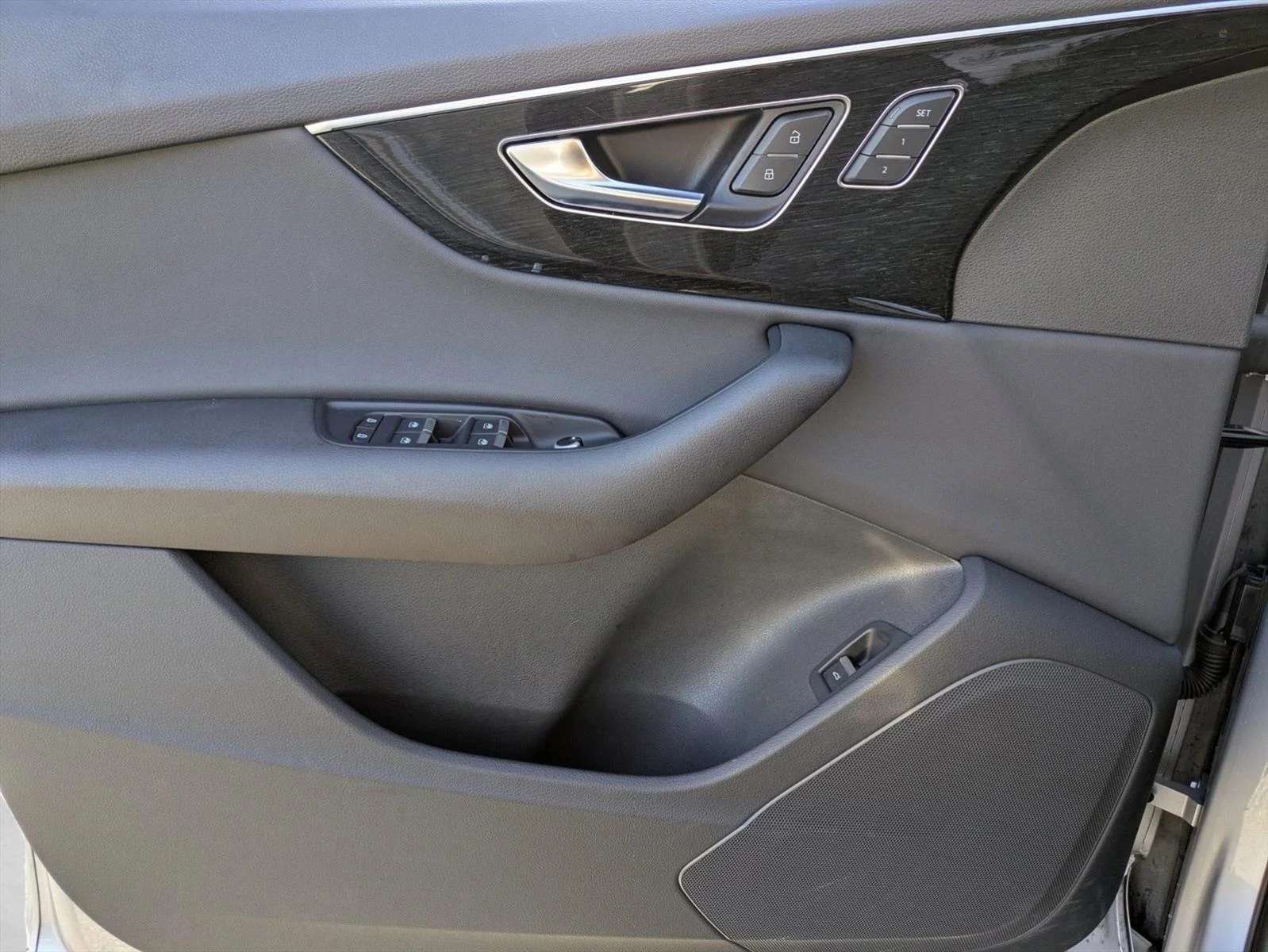 Used 2022 Florett Silver Metallic Audi Premium image 9