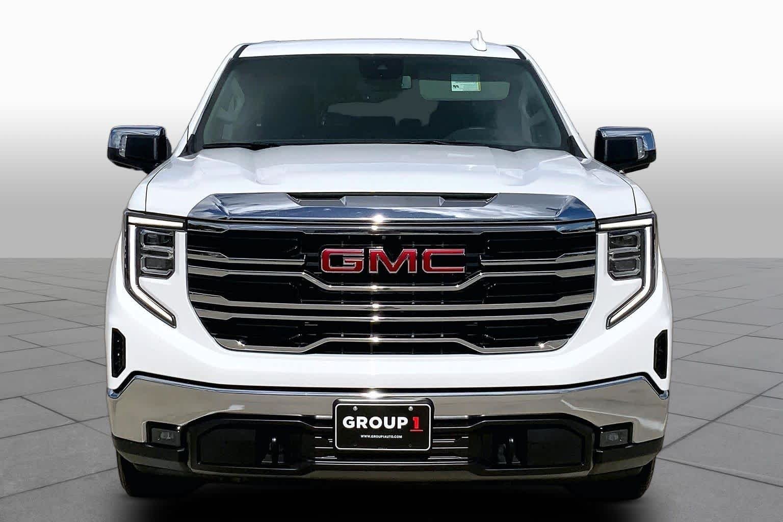 Used 2026 Summit White GMC SLT image 4